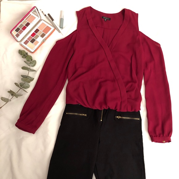 ❣️3/$30 Dynamite Maroon Cold Shoulder Blouse - Picture 3 of 7